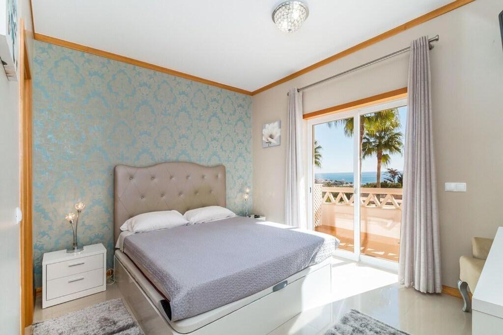 Vila Fantastic Townhouse With Pool And Sea Views Albufeira Exteriér fotografie
