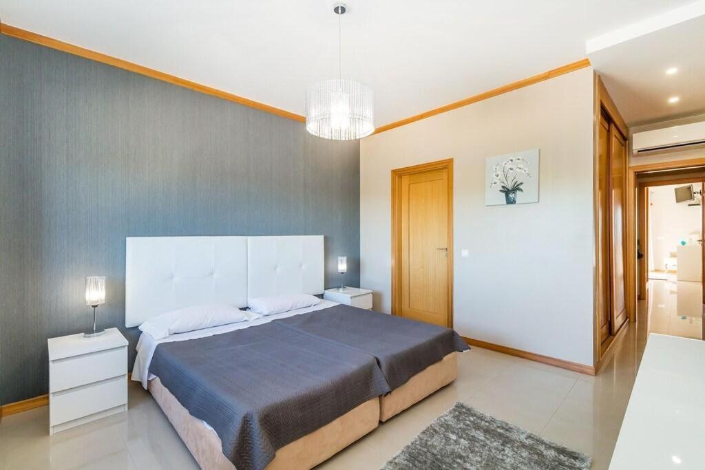 Vila Fantastic Townhouse With Pool And Sea Views Albufeira Exteriér fotografie