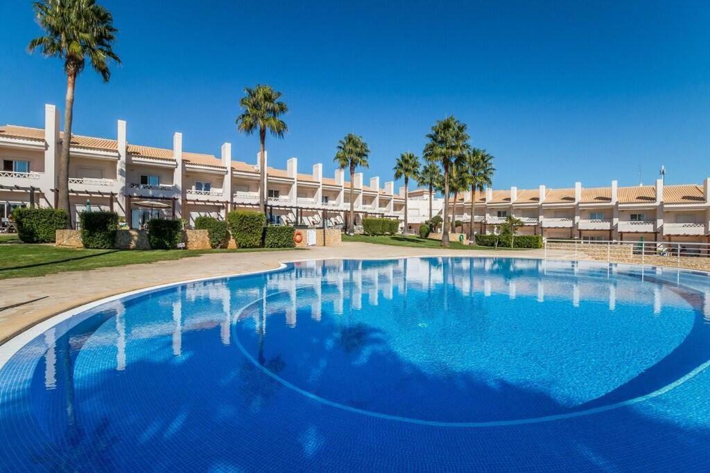 Vila Fantastic Townhouse With Pool And Sea Views Albufeira Exteriér fotografie