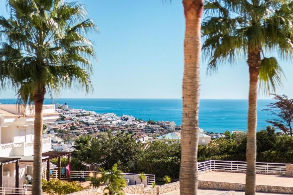 Vila Fantastic Townhouse With Pool And Sea Views Albufeira Exteriér fotografie