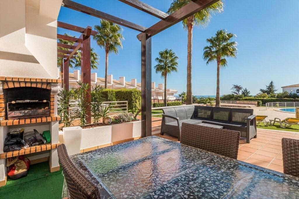 Vila Fantastic Townhouse With Pool And Sea Views Albufeira Exteriér fotografie